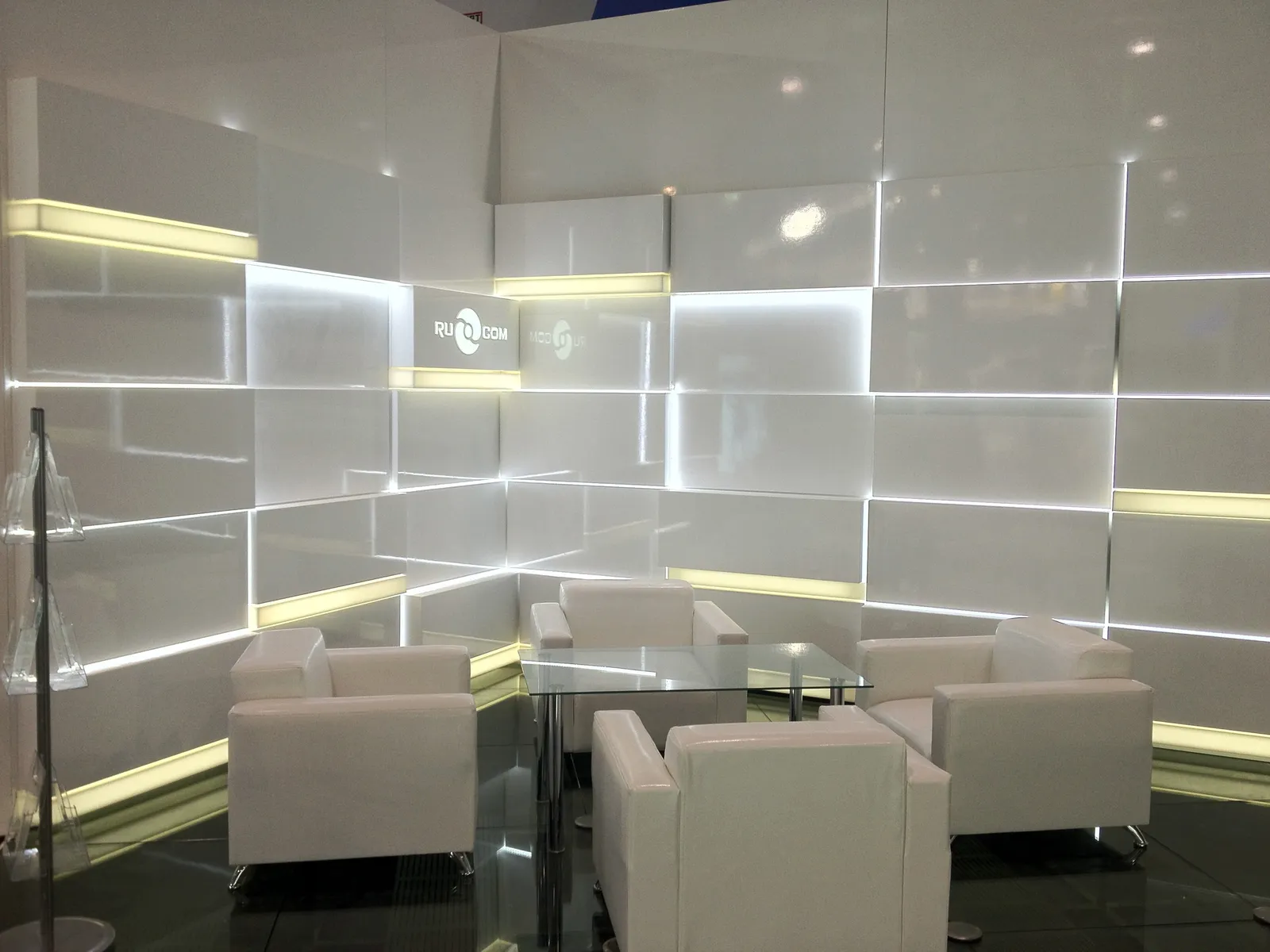 Retail booth